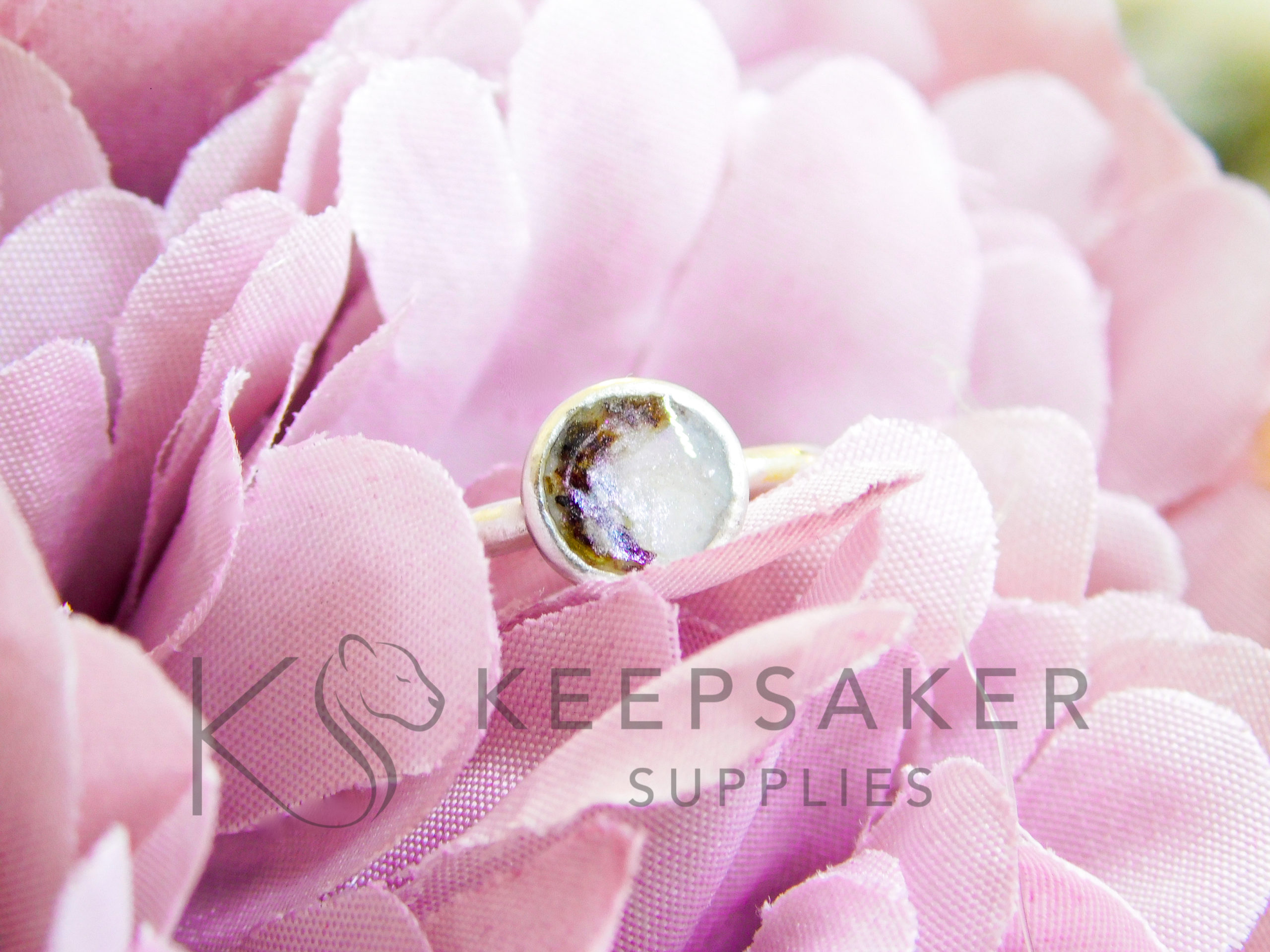 Ayla umbilical cord breastmilk ring, pearly purple breastmilk resin sparkle mix. Making breastmilk jewellery